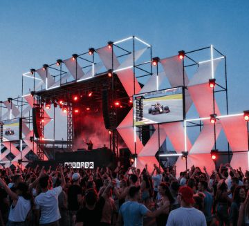 Las imágenes son únicamente representativas. Sirven solo como referencia del producto final, mostrando la atmósfera y el aspecto de los espacios de hospitality mediante fotografías de eventos MATCH, material de archivo e imágenes generadas por IA.