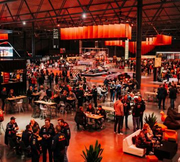 Las imágenes son únicamente representativas. Sirven solo como referencia del producto final, mostrando la atmósfera y el aspecto de los espacios de hospitality mediante fotografías de eventos MATCH, material de archivo e imágenes generadas por IA.