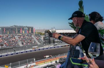 Siente la intensidad de la Fórmula 1 desde La Azotea.</br>Situada en la Peraltada Monumental de Madring.</br>Vive cada vuelta desde un lugar excepcional